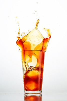 포토 JPG 스튜디오촬영 커피 음료 백그라운드 컨셉 잔 실내 순간포착 사람없음 얼음 액체 떨어짐 액체표현 아이스커피 국내포토 자연요소 식기 촬영기법 내부 파일형식