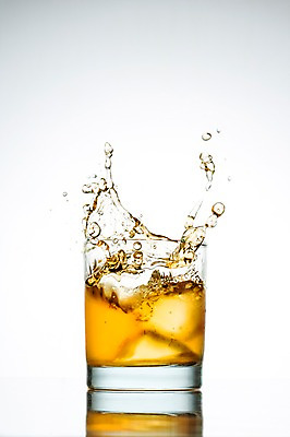 포토 JPG 스튜디오촬영 음료 백그라운드 컨셉 잔 실내 순간포착 사람없음 얼음 물방울 액체 떨어짐 액체표현 양주 국내포토 자연요소 식기 주류 촬영기법 내부 파일형식