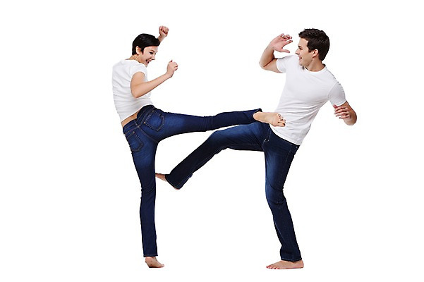 포토 JPG 스튜디오촬영 전신 서양인 외국인 백인 해외기획촬영 커플 여자 남자 행복 2013년태국 모션 함께함 실내 사랑 서기 웃음 사람 성인 두명 옆모습 30대 다정 킥 장년만 성인만 국내포토 감정 뷰포인트 컨셉 관계 표정 인종 내부 장년 파일형식