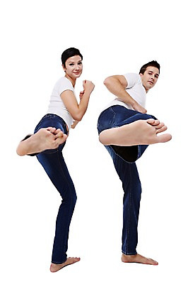 포토 JPG 스튜디오촬영 전신 서양인 외국인 백인 해외기획촬영 커플 여자 남자 행복 2013년태국 모션 함께함 실내 사랑 서기 웃음 사람 성인 두명 옆모습 30대 다정 킥 장년만 성인만 국내포토 감정 뷰포인트 컨셉 관계 표정 인종 내부 장년 파일형식