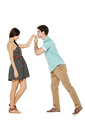 포토 JPG 스튜디오촬영 전신 서양인 외국인 백인 해외기획촬영 커플 여자 남자 행복 2013년태국 데이트 모션 손등키스 함께함 실내 사랑 서기 사람 20대 성인 두명 옆모습 캐주얼 마주보기 손잡기 다정 청년만 성인만 국내포토 옷 감정 뷰포인트 컨셉 관계 키스 인종 청년 내부 파일형식