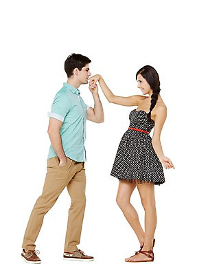 포토 JPG 스튜디오촬영 전신 서양인 외국인 백인 해외기획촬영 커플 여자 남자 행복 2013년태국 데이트 모션 손등키스 함께함 실내 사랑 서기 사람 20대 성인 두명 옆모습 캐주얼 마주보기 손잡기 다정 청년만 성인만 국내포토 옷 감정 뷰포인트 컨셉 관계 키스 인종 청년 내부 파일형식