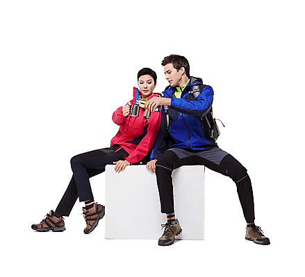 포토 JPG 스튜디오촬영 전신 서양인 외국인 백인 해외기획촬영 커플 여자 남자 2013년태국 모션 휴식 실내 아웃도어 들기 사람 앉기 성인 두명 앞모습 옆모습 컵 30대 트래킹 물병 장년만 성인만 국내포토 식기 뷰포인트 컨셉 관계 레저 인종 내부 장년 물통 파일형식