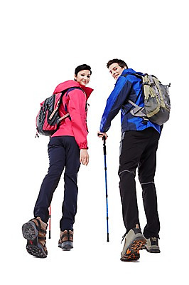 포토 JPG 스튜디오촬영 전신 서양인 외국인 백인 해외기획촬영 커플 여자 남자 2013년태국 배낭 모션 지팡이 실내 아웃도어 서기 웃음 사람 성인 두명 뒷모습 30대 걷기 트래킹 뒤돌아보기 막대기 장년만 성인만 국내포토 뷰포인트 가방 관계 레저 표정 인종 내부 장년 파일형식