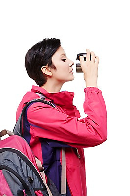 포토 JPG 스튜디오촬영 서양인 외국인 백인 해외기획촬영 여자 2013년태국 모션 실내 아웃도어 한명 들기 사람 상반신 성인 옆모습 컵 30대 트래킹 마시기 갈증 여자만 여자한명만 성인여자만 성인한명만 성인여자한명만 장년만 장년여자만 장년여자한명만 성인만 국내포토 1 식기 뷰포인트 레저 인종 내부 장년 파일형식