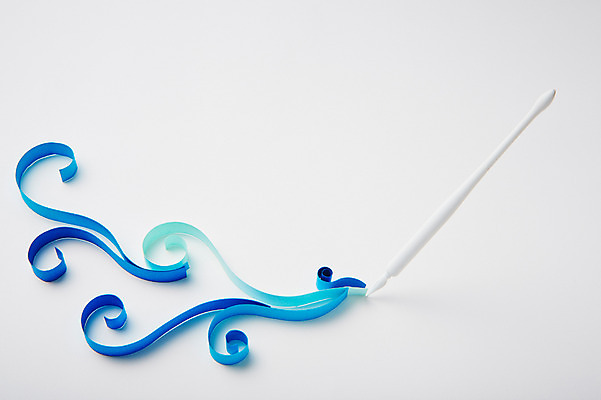 포토 JPG 스튜디오촬영 모양 종이 컬러 배경화면 백그라운드 실내 사람없음 파란색 펜 페이퍼아트 오브젝트 종이공예 국내포토 내부 필기구 공예 파일형식