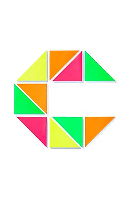 포토 JPG 스튜디오촬영 모양 문자 알파벳 영어 종이 백그라운드 대문자 실내 사람없음 컬러풀 페이퍼아트 오브젝트 종이공예 C 국내포토 컬러 내부 공예 파일형식