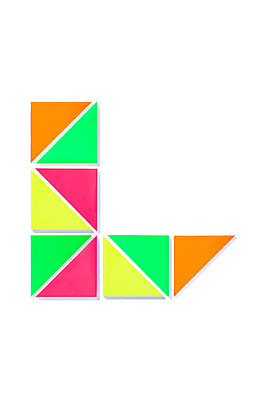 포토 JPG 스튜디오촬영 모양 문자 알파벳 영어 종이 백그라운드 대문자 실내 사람없음 컬러풀 페이퍼아트 오브젝트 종이공예 L 국내포토 컬러 내부 공예 파일형식