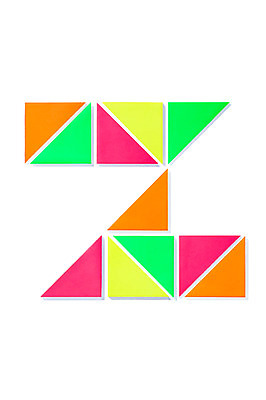 포토 JPG 스튜디오촬영 모양 문자 알파벳 영어 종이 백그라운드 대문자 실내 사람없음 컬러풀 페이퍼아트 오브젝트 종이공예 Z 국내포토 컬러 내부 공예 파일형식