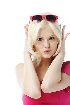 포토 JPG 서양인 외국인 해외기획촬영 긴머리 2012년태국 여자 분홍색 컬러 포즈 실내 한명 서기 사람 상반신 금발 선글라스 여자만 여자한명만 국내포토 1 헤어스타일 안경 모션 인종 내부 파일형식