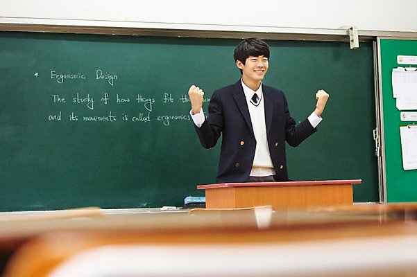포토 JPG 학생 남자 교복 남학생 교실 학교 청소년 고등학생 수업 실내 한명 서기 웃음 사람 동양인 손짓 상반신 10대 칠판 주먹 한국인 발표 단상 남자만 남자한명만 십대만 십대남자만 십대남자한명만 국내포토 1 옷 교육 모션 표정 인종 내부 파일형식