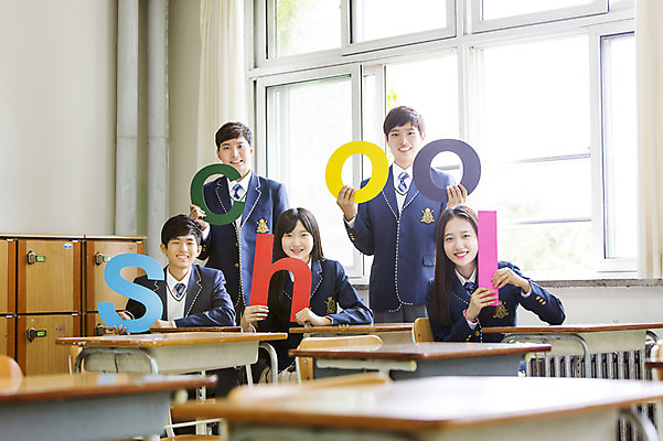 포토 JPG 주간 학생 알파벳 여학생 여자 남자 교복 남학생 교실 학교 청소년 고등학생 실내 서기 웃음 들기 사람 앉기 동양인 여러명 상반신 앞모습 10대 단어 한국인 십대만 국내포토 자연요소 문자 영어 옷 교육 뷰포인트 다수 모션 표정 인종 내부 파일형식
