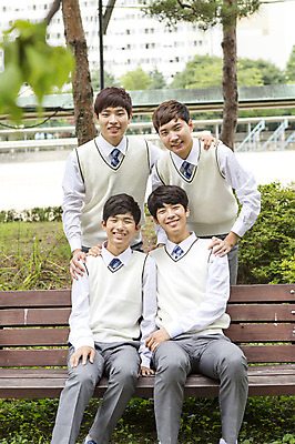 포토 JPG 주간 학생 남자 교복 벤치 학교 청소년 고등학생 함께함 고등학교 서기 웃음 사람 앉기 동양인 여러명 상반신 야외 앞모습 10대 친구 한국인 남자만 십대만 십대남자만 국내포토 자연요소 옷 교육 뷰포인트 다수 컨셉 의자 관계 모션 표정 인종 파일형식