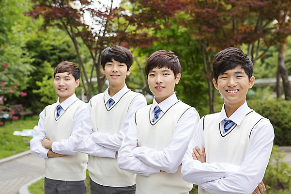 포토 JPG 주간 학생 남자 교복 학교 청소년 고등학생 함께함 고등학교 웃음 사람 동양인 여러명 상반신 야외 10대 친구 팔짱 한국인 입학 남자만 십대만 십대남자만 국내포토 자연요소 옷 교육 다수 컨셉 관계 모션 표정 인종 파일형식