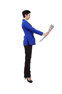 포토 JPG 스튜디오촬영 전신 서양인 외국인 백인 해외기획촬영 여자 2013년태국 비즈니스 모션 실내 한명 들기 사람 정장 청년 성인 30대 달리기 점프 활발 직장인 비즈니스우먼 신문 읽기 활기 여자만 여자한명만 성인여자만 성인만 국내포토 직업 1 옷 컨셉 인종 내부 간행물 장년 뉴스 파일형식