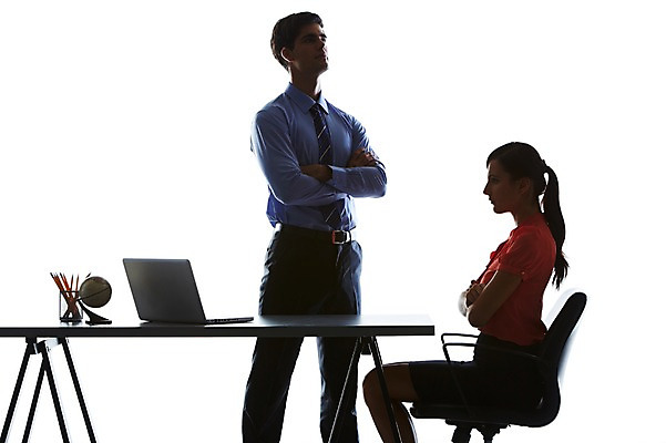 포토 JPG 스튜디오촬영 서양인 외국인 백인 해외기획촬영 여자 남자 실루엣 2013년태국 의자 비즈니스 모션 실내 서기 사람 앉기 정장 상반신 20대 청년 성인 두명 옆모습 노트북 지구본 직장인 비즈니스맨 비즈니스우먼 책상 역광 갈등 청년만 성인만 국내포토 직업 옷 뷰포인트 가구 촬영기법 인종 내부 전자제품 파일형식