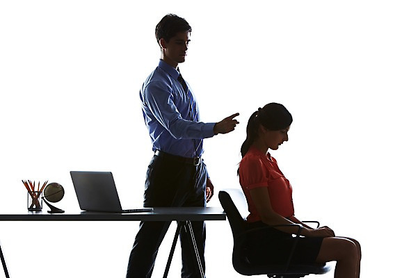 포토 JPG 스튜디오촬영 서양인 외국인 백인 해외기획촬영 여자 남자 실루엣 2013년태국 의자 비즈니스 모션 실내 서기 사람 앉기 정장 손짓 상반신 20대 청년 성인 두명 옆모습 노트북 지구본 직장인 비즈니스맨 비즈니스우먼 책상 역광 삿대질 청년만 성인만 국내포토 직업 옷 뷰포인트 가구 촬영기법 인종 내부 전자제품 파일형식