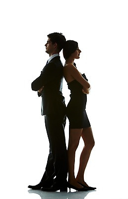 포토 JPG 스튜디오촬영 전신 서양인 외국인 백인 해외기획촬영 커플 여자 남자 실루엣 2013년태국 모션 실내 서기 사람 정장 20대 청년 성인 두명 옆모습 팔짱 등맞대기 직장인 역광 청년만 성인만 국내포토 직업 옷 뷰포인트 관계 촬영기법 인종 내부 파일형식