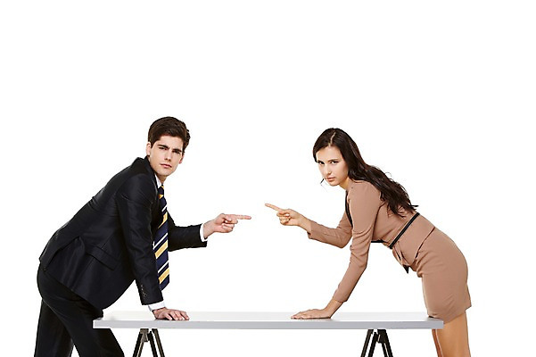 포토 JPG 스튜디오촬영 서양인 외국인 백인 해외기획촬영 여자 남자 행복 2013년태국 비즈니스 모션 탁자 함께함 실내 서기 사람 정장 손짓 상반신 20대 청년 성인 두명 옆모습 다정 가리킴 직장인 비즈니스맨 비즈니스우먼 청년만 성인만 국내포토 직업 옷 감정 뷰포인트 가구 컨셉 인종 내부 파일형식