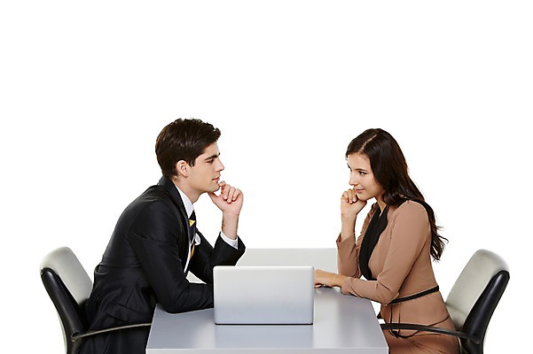 포토 JPG 스튜디오촬영 서양인 외국인 백인 해외기획촬영 여자 남자 행복 2013년태국 의자 비즈니스 모션 탁자 함께함 실내 사람 앉기 정장 상반신 20대 청년 성인 두명 옆모습 노트북 다정 직장인 비즈니스맨 비즈니스우먼 청년만 성인만 국내포토 직업 옷 감정 뷰포인트 가구 컨셉 인종 내부 전자제품 파일형식