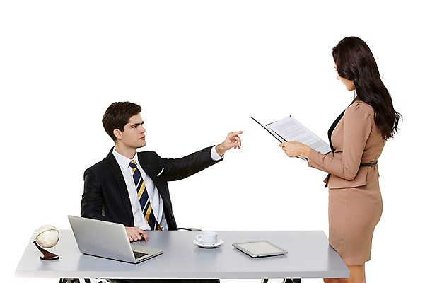 포토 JPG 스튜디오촬영 서양인 외국인 백인 해외기획촬영 여자 남자 행복 2013년태국 비즈니스 모션 탁자 함께함 실내 서기 사람 앉기 정장 상반신 20대 청년 성인 두명 앞모습 옆모습 노트북 태블릿 지구본 다정 가리킴 직장인 비즈니스맨 비즈니스우먼 문서 결제 청년만 성인만 국내포토 직업 옷 감정 뷰포인트 가구 컨셉 인종 손짓 내부 전자제품 스마트기기 파일형식