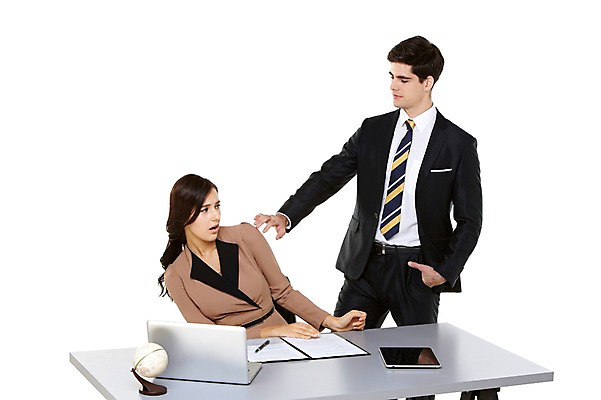 포토 JPG 스튜디오촬영 서양인 외국인 백인 해외기획촬영 여자 남자 행복 2013년태국 비즈니스 모션 탁자 함께함 실내 서기 사람 앉기 정장 손짓 상반신 20대 청년 성인 두명 앞모습 노트북 태블릿 펜 지구본 다정 직장인 비즈니스맨 비즈니스우먼 문서 성희롱 청년만 성인만 국내포토 직업 옷 감정 뷰포인트 가구 컨셉 인종 내부 전자제품 스마트기기 필기구 성범죄 파일형식