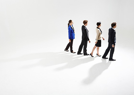 포토 JPG 스튜디오촬영 전신 서양인 외국인 백인 해외기획촬영 여자 남자 2013년태국 다수 비즈니스 모션 협력 함께함 실내 사람 정장 여러명 20대 성인 옆모습 걷기 경쟁 직장인 비즈니스맨 비즈니스우먼 목표 계획 청년만 성인만 국내포토 직업 옷 뷰포인트 컨셉 인종 청년 내부 파일형식