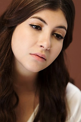 포토 JPG 스튜디오촬영 서양인 외국인 백인 해외기획촬영 우먼라이프 여자 2013년태국 모션 실내 한명 사람 앉기 정장 상반신 20대 성인 앞모습 고민 여자만 여자한명만 성인여자만 청년만 청년여자만 성인한명만 청년여자한명만 성인여자한명만 성인만 국내포토 1 라이프스타일 옷 감정 뷰포인트 인종 청년 내부 파일형식