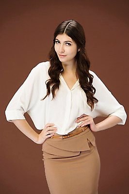 포토 JPG 스튜디오촬영 서양인 외국인 백인 해외기획촬영 우먼라이프 긴머리 여자 2013년태국 허리손 비즈니스 모션 실내 한명 서기 미소 사람 정장 상반신 20대 성인 앞모습 비즈니스우먼 여자만 여자한명만 성인여자만 청년만 청년여자만 성인한명만 청년여자한명만 성인여자한명만 성인만 국내포토 1 라이프스타일 헤어스타일 옷 뷰포인트 포즈 표정 인종 청년 내부 직장인 파일형식