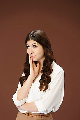 포토 JPG 스튜디오촬영 서양인 외국인 백인 해외기획촬영 우먼라이프 긴머리 여자 2013년태국 생각 비즈니스 모션 실내 한명 사람 정장 상반신 20대 성인 앞모습 턱괴기 비즈니스우먼 고민 여자만 여자한명만 성인여자만 청년만 청년여자만 성인한명만 청년여자한명만 성인여자한명만 성인만 국내포토 1 라이프스타일 헤어스타일 옷 감정 뷰포인트 인종 청년 내부 직장인 파일형식