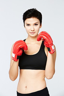 포토 JPG 스튜디오촬영 서양인 외국인 백인 해외기획촬영 우먼라이프 여자 2013년태국 모션 실내 한명 서기 사람 상반신 20대 성인 앞모습 운동복 헬스 권투 글러브 권투글러브 목표 열정 의료성형뷰티 여자만 여자한명만 성인여자만 청년만 청년여자만 성인한명만 청년여자한명만 성인여자한명만 성인만 국내포토 1 라이프스타일 옷 감정 스포츠용품 뷰포인트 장갑 컨셉 인종 청년 내부 운동 격투기 파일형식