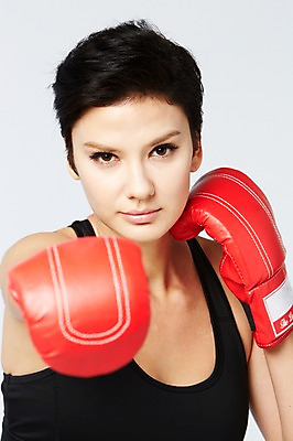 포토 JPG 스튜디오촬영 서양인 외국인 백인 해외기획촬영 우먼라이프 여자 2013년태국 모션 실내 한명 서기 사람 상반신 20대 성인 앞모습 운동복 헬스 권투 글러브 권투글러브 목표 열정 의료성형뷰티 여자만 여자한명만 성인여자만 청년만 청년여자만 성인한명만 청년여자한명만 성인여자한명만 성인만 국내포토 1 라이프스타일 옷 감정 스포츠용품 뷰포인트 장갑 컨셉 인종 청년 내부 운동 격투기 파일형식