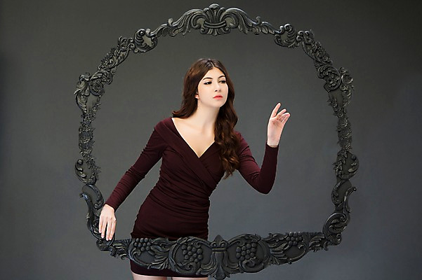 포토 JPG 스튜디오촬영 서양인 외국인 백인 해외기획촬영 우먼라이프 원피스 여자 2013년태국 액자 모션 실내 한명 서기 사람 손짓 상반신 20대 성인 앞모습 섹시 터치 유혹 여자만 여자한명만 성인여자만 청년만 청년여자만 성인한명만 청년여자한명만 성인여자한명만 성인만 국내포토 1 라이프스타일 옷 뷰포인트 컨셉 인종 청년 내부 파일형식