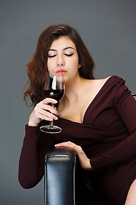 포토 JPG 스튜디오촬영 서양인 외국인 백인 해외기획촬영 우먼라이프 원피스 여자 2013년태국 와인잔 모션 실내 한명 들기 사람 앉기 상반신 20대 성인 앞모습 소파 섹시 와인 눈감음 유혹 여자만 여자한명만 성인여자만 청년만 청년여자만 성인한명만 청년여자한명만 성인여자한명만 성인만 혼족 국내포토 1 라이프스타일 옷 뷰포인트 컨셉 술잔 의자 주류 인종 청년 내부 싱글라이프 파일형식