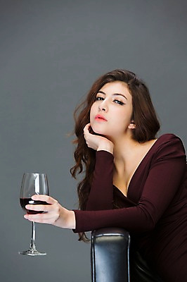 포토 JPG 스튜디오촬영 서양인 외국인 백인 해외기획촬영 우먼라이프 원피스 여자 2013년태국 와인잔 모션 실내 한명 들기 사람 앉기 상반신 20대 성인 앞모습 소파 섹시 와인 턱괴기 유혹 여자만 여자한명만 성인여자만 청년만 청년여자만 성인한명만 청년여자한명만 성인여자한명만 성인만 혼족 국내포토 1 라이프스타일 옷 뷰포인트 컨셉 술잔 의자 주류 인종 청년 내부 싱글라이프 파일형식