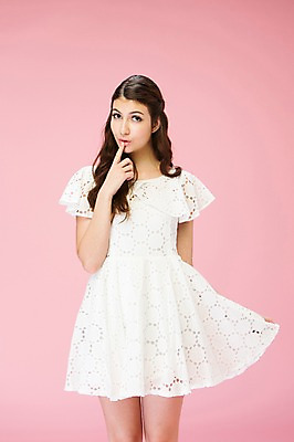 포토 JPG 스튜디오촬영 서양인 외국인 백인 해외기획촬영 우먼라이프 여자 2013년태국 모션 실내 한명 서기 사람 손짓 상반신 20대 성인 앞모습 수줍음 입내밀기 여자만 여자한명만 성인여자만 청년만 청년여자만 성인한명만 청년여자한명만 성인여자한명만 성인만 국내포토 1 라이프스타일 감정 뷰포인트 인종 청년 내부 파일형식