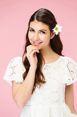 포토 JPG 스튜디오촬영 서양인 외국인 백인 해외기획촬영 우먼라이프 여자 꽃 2013년태국 모션 실내 한명 서기 미소 사람 상반신 20대 성인 앞모습 손들기 수줍음 꽂음 여자만 여자한명만 성인여자만 청년만 청년여자만 성인한명만 청년여자한명만 성인여자한명만 성인만 국내포토 식물 1 라이프스타일 감정 뷰포인트 표정 인종 청년 내부 파일형식