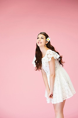 포토 JPG 스튜디오촬영 서양인 외국인 백인 해외기획촬영 우먼라이프 여자 꽃 2013년태국 모션 실내 한명 서기 미소 사람 상반신 20대 성인 옆모습 수줍음 손모으기 꽂음 여자만 여자한명만 성인여자만 청년만 청년여자만 성인한명만 청년여자한명만 성인여자한명만 성인만 국내포토 식물 1 라이프스타일 감정 뷰포인트 표정 인종 손짓 청년 내부 파일형식