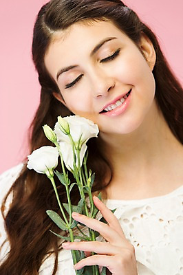 포토 JPG 스튜디오촬영 서양인 외국인 백인 해외기획촬영 우먼라이프 여자 꽃 2013년태국 모션 실내 한명 서기 미소 들기 사람 상반신 20대 성인 앞모습 눈감음 수줍음 여자만 여자한명만 성인여자만 청년만 청년여자만 성인한명만 청년여자한명만 성인여자한명만 성인만 국내포토 식물 1 라이프스타일 감정 뷰포인트 표정 인종 청년 내부 파일형식