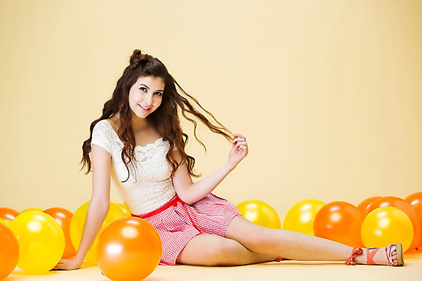 포토 JPG 스튜디오촬영 전신 서양인 외국인 백인 해외기획촬영 우먼라이프 여자 2013년태국 모션 실내 한명 미소 사람 앉기 20대 성인 앞모습 머리카락 귀여움 만지기 풍선 여자만 여자한명만 성인여자만 청년만 청년여자만 성인한명만 청년여자한명만 성인여자한명만 성인만 국내포토 1 라이프스타일 뷰포인트 컨셉 표정 인종 청년 내부 머리 파일형식