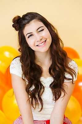 포토 JPG 스튜디오촬영 서양인 외국인 백인 해외기획촬영 우먼라이프 여자 2013년태국 모션 실내 윙크 한명 미소 사람 앉기 상반신 20대 성인 앞모습 귀여움 풍선 여자만 여자한명만 성인여자만 청년만 청년여자만 성인한명만 청년여자한명만 성인여자한명만 성인만 국내포토 1 라이프스타일 뷰포인트 컨셉 표정 인종 청년 내부 파일형식