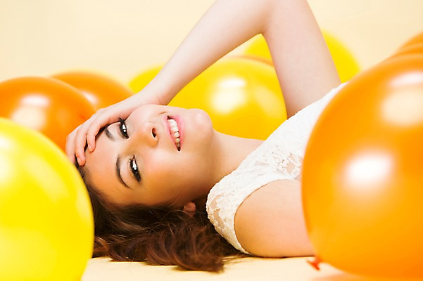 포토 JPG 스튜디오촬영 서양인 외국인 백인 해외기획촬영 우먼라이프 여자 2013년태국 모션 바닥 실내 한명 사람 상반신 20대 성인 옆모습 눕기 손들기 귀여움 풍선 여자만 여자한명만 성인여자만 청년만 청년여자만 성인한명만 청년여자한명만 성인여자한명만 성인만 국내포토 1 라이프스타일 뷰포인트 컨셉 인종 청년 내부 파일형식