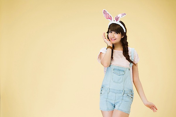 포토 JPG 스튜디오촬영 서양인 외국인 백인 해외기획촬영 우먼라이프 여자 2013년태국 모션 실내 한명 서기 미소 사람 손짓 상반신 20대 성인 앞모습 귀여움 토끼머리띠 여자만 여자한명만 성인여자만 청년만 청년여자만 성인한명만 청년여자한명만 성인여자한명만 성인만 국내포토 1 라이프스타일 뷰포인트 컨셉 표정 인종 청년 내부 머리띠 파일형식