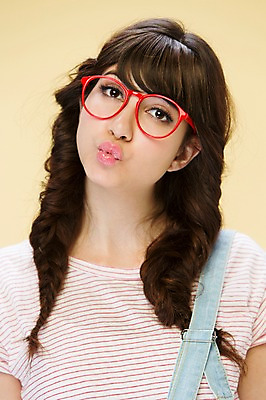 포토 JPG 스튜디오촬영 서양인 외국인 백인 해외기획촬영 우먼라이프 여자 2013년태국 모션 실내 한명 사람 상반신 20대 성인 앞모습 귀여움 뿔테안경 입내밀기 여자만 여자한명만 성인여자만 청년만 청년여자만 성인한명만 청년여자한명만 성인여자한명만 성인만 국내포토 1 라이프스타일 안경 뷰포인트 컨셉 인종 청년 내부 파일형식