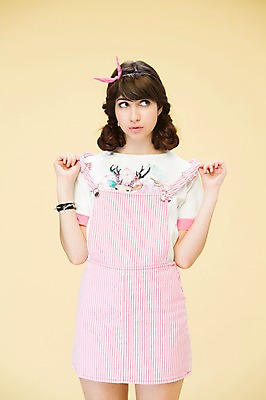 포토 JPG 스튜디오촬영 서양인 외국인 백인 해외기획촬영 우먼라이프 여자 2013년태국 모션 실내 한명 서기 사람 상반신 20대 성인 앞모습 귀여움 머리띠 끈 멜빵 여자만 여자한명만 성인여자만 청년만 청년여자만 성인한명만 청년여자한명만 성인여자한명만 성인만 국내포토 1 라이프스타일 잡화 뷰포인트 컨셉 장신구 인종 청년 내부 파일형식