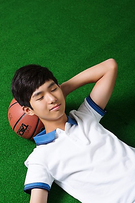 포토 JPG 스튜디오촬영 학생 남자 남학생 공 청소년 농구공 실내 한명 사람 동양인 상반신 10대 캐주얼 하이앵글 눕기 눈감음 십대라이프스타일 한국인 잠 남자만 남자한명만 십대만 십대남자만 십대남자한명만 국내포토 1 라이프스타일 옷 뷰포인트 모션 농구 인종 내부 파일형식