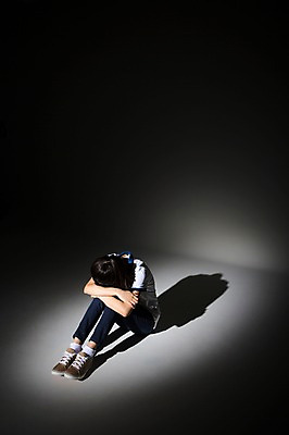 포토 JPG 스튜디오촬영 전신 여학생 여자 모션 청소년 실내 한명 사람 앉기 동양인 앞모습 10대 캐주얼 십대라이프스타일 한국인 왕따 학교폭력 여자만 여자한명만 십대만 십대여자만 십대여자한명만 국내포토 1 학생 라이프스타일 옷 뷰포인트 인종 내부 폭력 파일형식