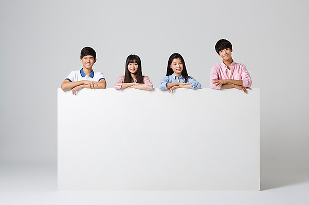 포토 JPG 스튜디오촬영 배너 여학생 여자 남자 남학생 모션 청소년 함께함 실내 서기 미소 사람 동양인 여러명 상반신 앞모습 10대 캐주얼 친구 손들기 십대라이프스타일 한국인 알림 십대만 국내포토 학생 라이프스타일 옷 뷰포인트 다수 컨셉 관계 표정 인종 내부 파일형식