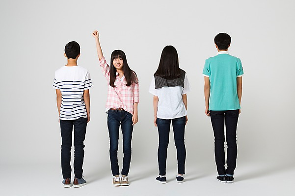 포토 JPG 스튜디오촬영 전신 여학생 여자 남자 남학생 모션 청소년 함께함 실내 서기 미소 사람 동양인 여러명 앞모습 뒷모습 10대 캐주얼 친구 손들기 십대라이프스타일 한국인 십대만 국내포토 학생 라이프스타일 옷 뷰포인트 다수 컨셉 관계 표정 인종 내부 파일형식