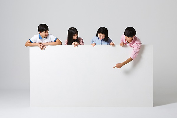 포토 JPG 스튜디오촬영 배너 여학생 여자 남자 남학생 모션 청소년 함께함 실내 서기 사람 동양인 손짓 여러명 상반신 앞모습 10대 캐주얼 친구 십대라이프스타일 한국인 가리킴 알림 십대만 국내포토 학생 라이프스타일 옷 뷰포인트 다수 컨셉 관계 인종 내부 파일형식